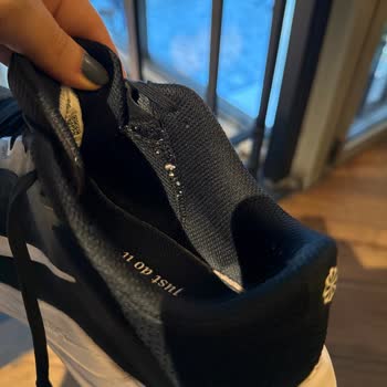 Boyner'den Aldığım Nike Ayakkabının Yırtılması Ve Yetersiz Garanti Süresi