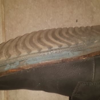 Ecco Ayakkabılarının Taban Sorunu Ve Yetersiz Destek