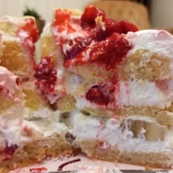 Krem Şantiyle Hayal Kırıklığı: İsim Yapmış Markadan Beklenmeyen Pasta Deneyimi