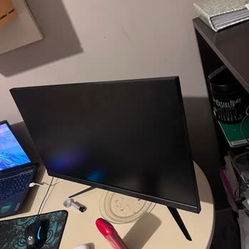 MSI Türkiye Monitörde Alındıktan 8 Ay Sonra Ekranda Dikey Çizgiler Çıkmaya Başladı