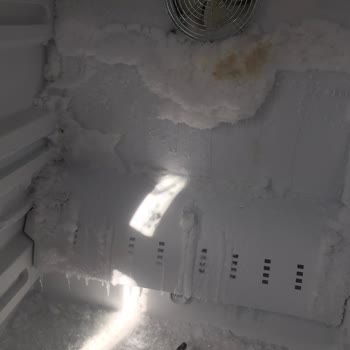 Altus Buzdolabı Soğutmak Yerine Donduruyor!