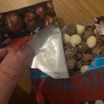 Migros Hemen'den Aldığım Kahveli Drajeler Bozuk Çıktı: Acil İade Talebi