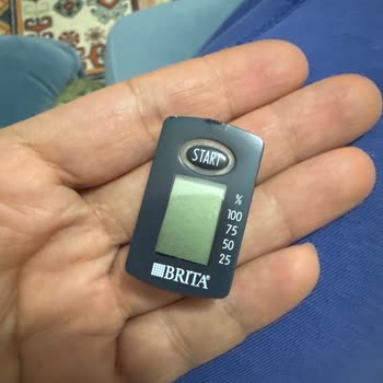 Brita Sürahisinin Gösterge Sorunu Ve Kullanım Zorluğu