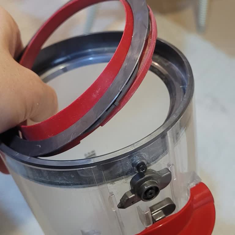 Dyson V11 Süpürge: Pahalı Ürün, Çözülmeyen Sorun