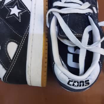 Converse Mağazasında Yaşanan Hayal Kırıklığı: Ürün Kalitesi Ve Müşteri Hizmetleri Sorunu