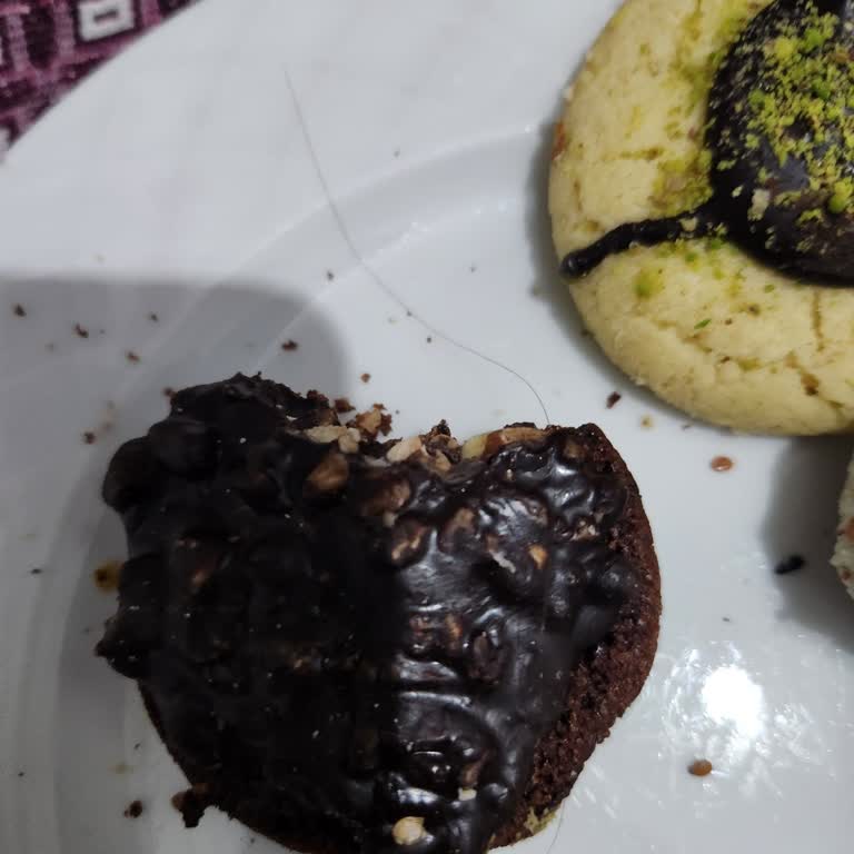 Hacıbaba Pastaneleri Kurabiye Ve Pastalardan Kıl Çıkması: Hijyen Sorunu