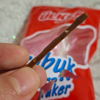 Yanmış Krakerle Mahcup Anlar