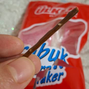 Yanmış Krakerle Mahcup Anlar