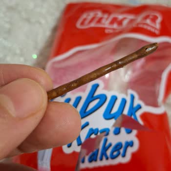 Yanmış Krakerle Mahcup Anlar