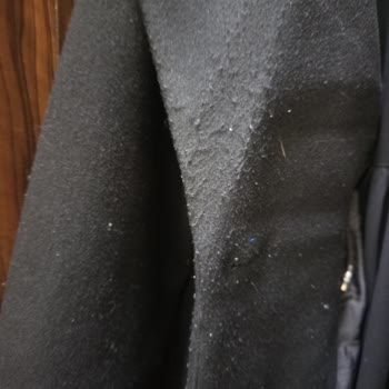 Hızla Tüylendi: LCW Kaban Sorunu