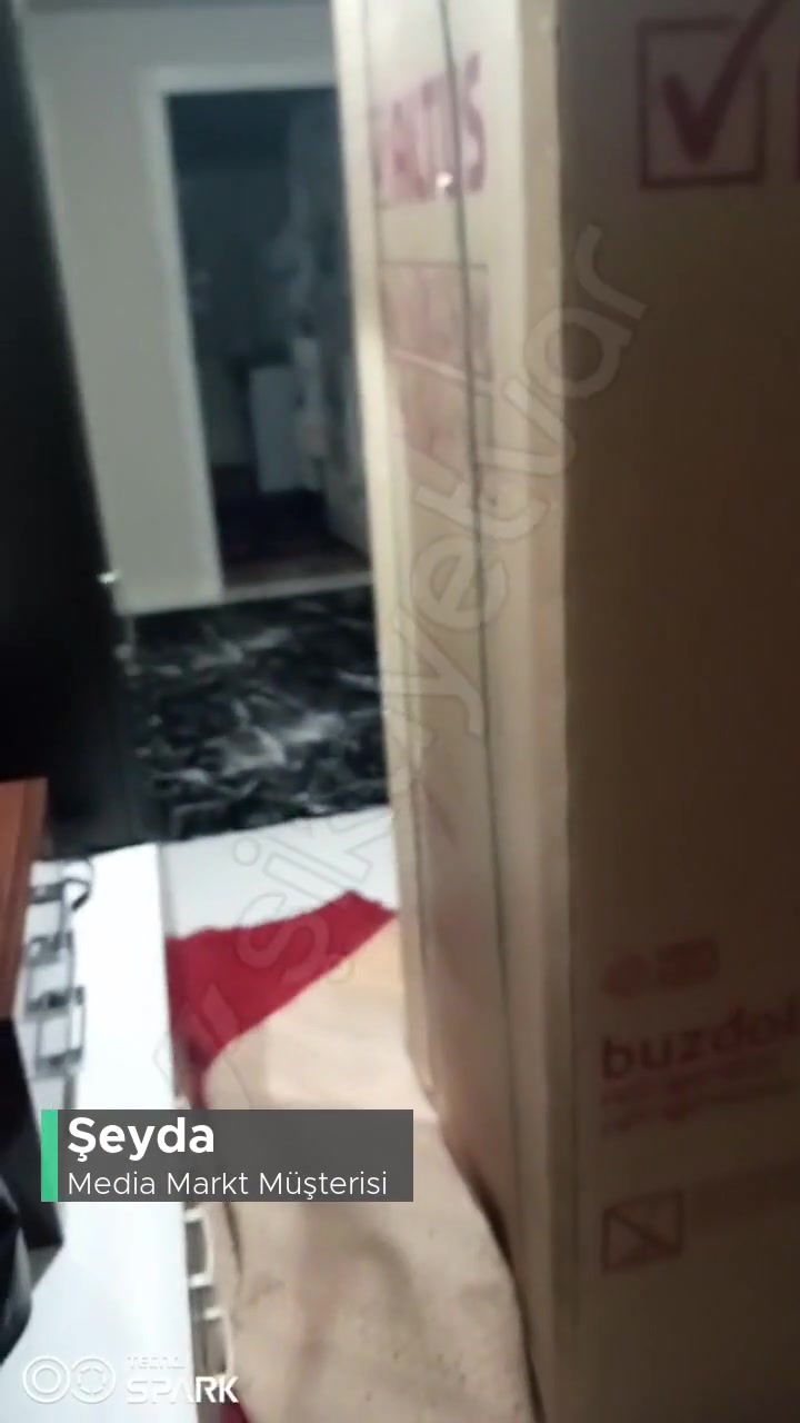 Media Markt Buzdolabı Ortada Kaldı videonun kapak resmi