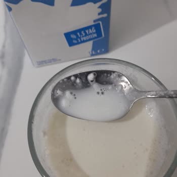 Şok Market 'ten Alınan Bozuk Süt İle Yaşanan Tehlikeli Deneyim