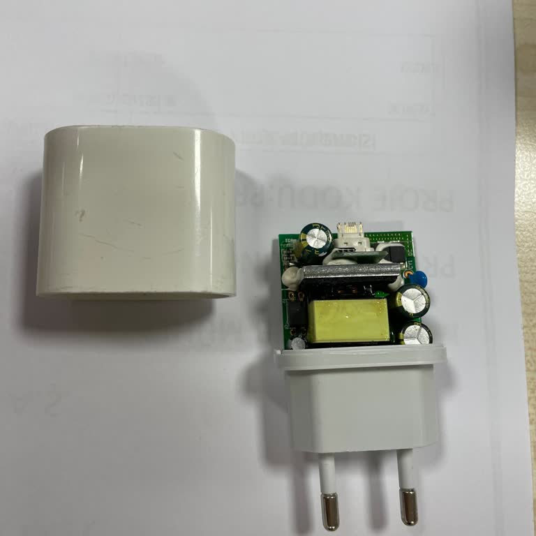 Orijinal İphone Şarj Aletinin Güvenlik Açığı Şoku