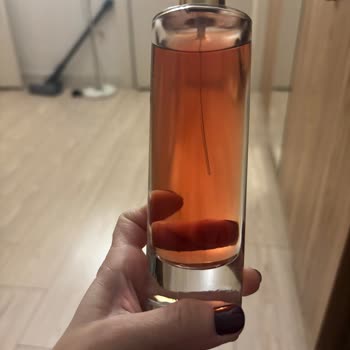 Zara Parfümünde Hayal Kırıklığı: Kapalı Kutudan Boş Şişe Çıktı!