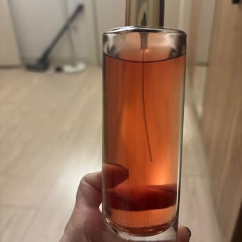 Zara Parfümünde Hayal Kırıklığı: Kapalı Kutudan Boş Şişe Çıktı!