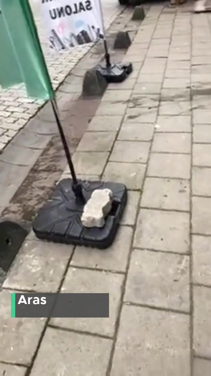 İstanbul Büyükşehir Belediyesi Kaldırıma Park Eden Arabalar Çekilsin! videonun kapak resmi