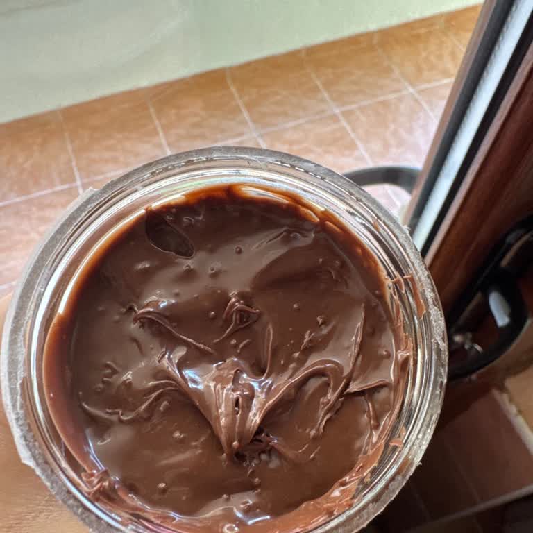 Nutella'daki Gizemli Pütürcükler: Sağlığımız Tehlikede Mi?