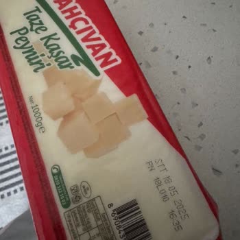 Taze Kaşarda Gaz Yağı Tadına Şaşkınlık