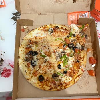 Kuponla Gelen Dağınık Pizzalar