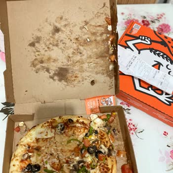 Kuponla Gelen Dağınık Pizzalar