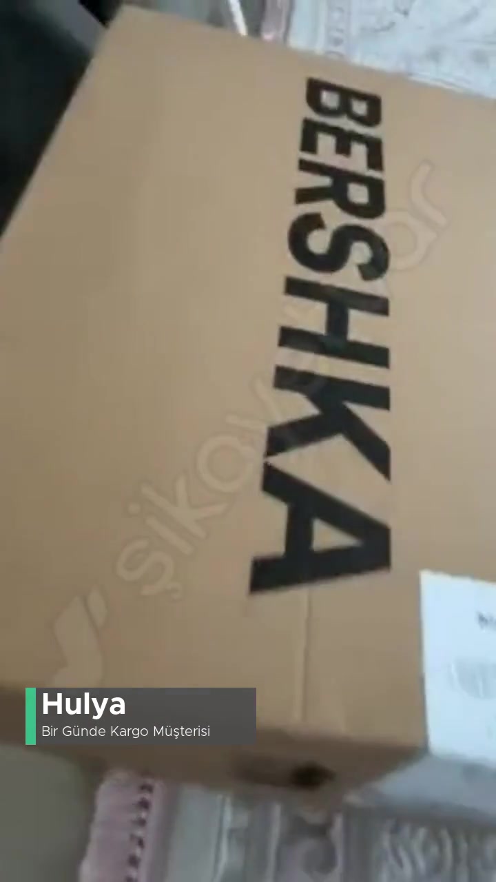 Bir Günde Kargo İle Bershka'dan Gelen Paketin Açık Ve Kullanılmış Olması! videonun kapak resmi