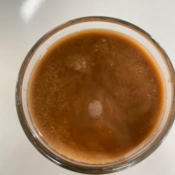 Sek Laktozsuz Latte'de Beklenmedik Parçacıklar Ve Kötü Tat