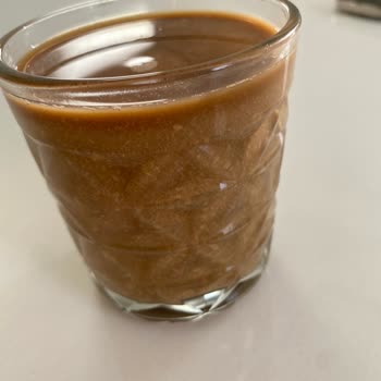 Sek Laktozsuz Latte'de Beklenmedik Parçacıklar Ve Kötü Tat