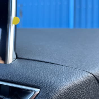 Peugeot 3008'in Ön Konsolunda Şişme Ve Kalkma Sorunu