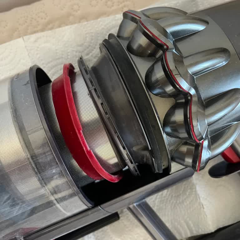 Dyson Süpürge Kırmızı Lastik Sorunu