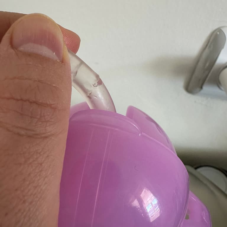 Bebek İçin Güvenli Olmayan Pipet Bardak Sorunu