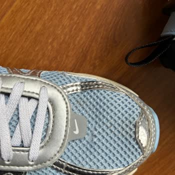 Nike Ayakkabıda Beklenmedik Yırtılma Ve Müşteri Hizmetleri Hayal Kırıklığı