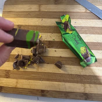 Boş Çikolata Paketi Hayal Kırıklığı