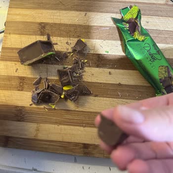 Boş Çikolata Paketi Hayal Kırıklığı