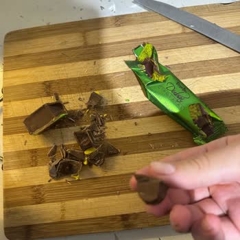 Boş Çikolata Paketi Hayal Kırıklığı