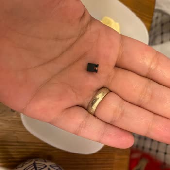 Lays Cipsin İçinden Çıkan Plastik Parça Tehlikesi