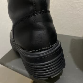 FLO Mağazasından Aldığım Botun Topukları Hızla Açıldı