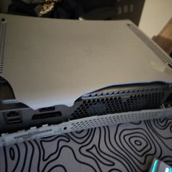 Kargo Dikkatsizliği Yüzünden Kırık Gelen Xbox 360