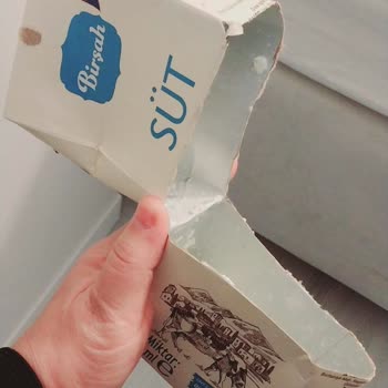 Süt Kutusundan Gelen Tıkırtı Ve Yoğurt Sürprizi