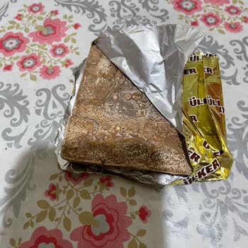 Bozuk Çikolata Şoku: Ülker'in Fındıklı Ve Üzümlü Çikolatası Hayal Kırıklığı Yarattı