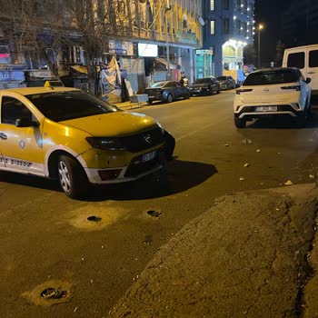 Sur Belediyesi Yanlış Yerleştirilen Dubalar Yüzünden Araç Hasarı