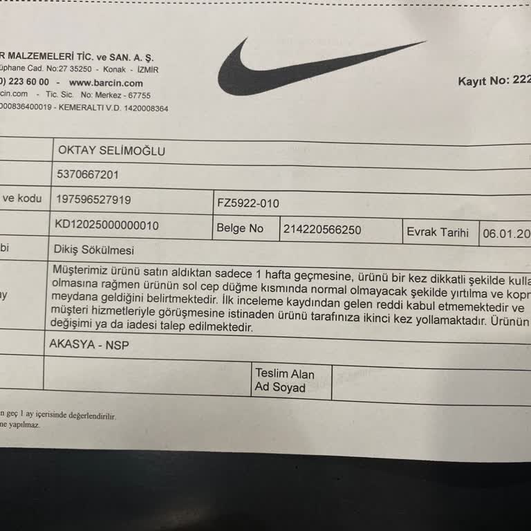 Nike Yelek: Çıtçıt Sorunu Ve İlgisiz Müşteri Hizmetleri