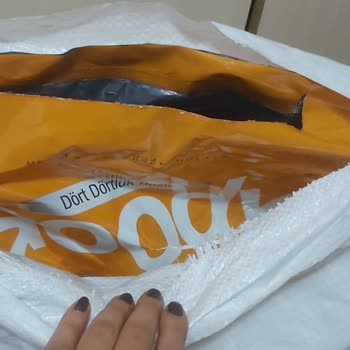 Açık Gelen Mama Paketi Ve Kurumuş Mama Sorunu