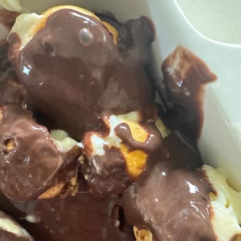 Migros'tan Alınan Profiterol Toplarında Hayal Kırıklığı Ve Sağlık Endişesi