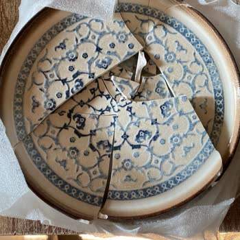 Kırık Ürünler Ve Sorumsuz Müşteri Hizmetleri