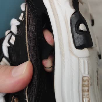 Skechers Ayakkabıda Üretim Kaynaklı Yırtılma Sorunu