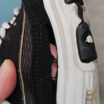 Skechers Ayakkabıda Üretim Kaynaklı Yırtılma Sorunu