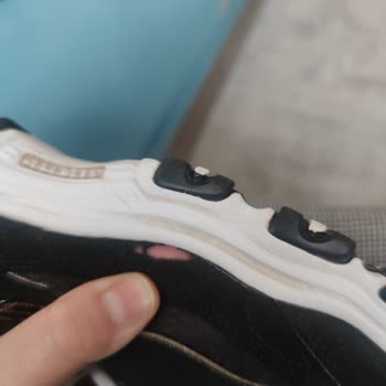 Skechers Ayakkabıda Üretim Kaynaklı Yırtılma Sorunu