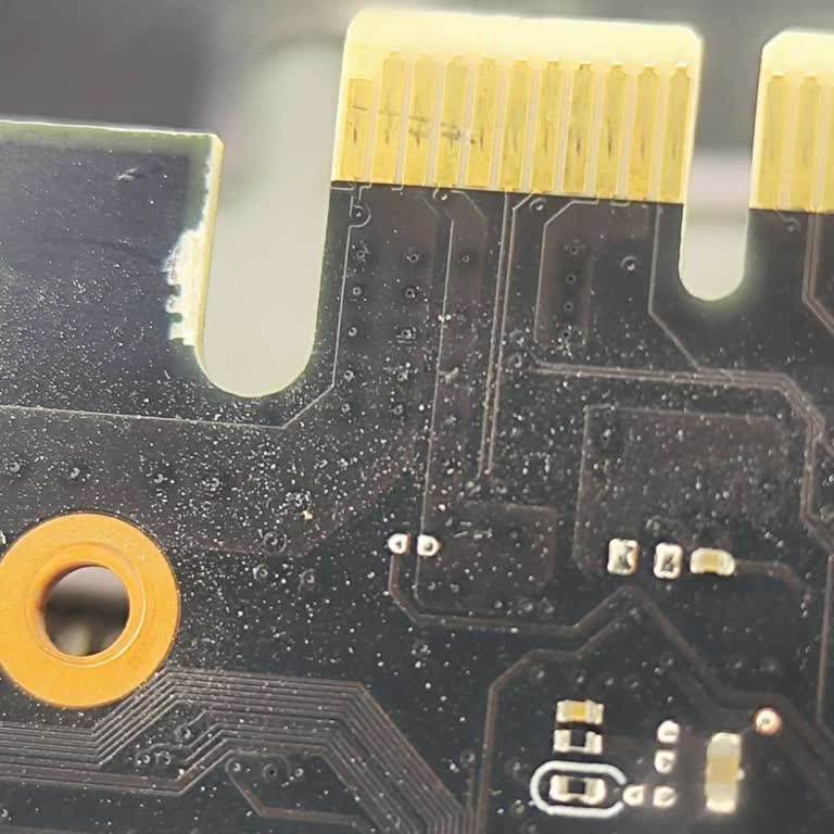 Asus Servisinde Müşteri Mağduriyeti Ve Kalitesiz Malzeme Kullanımı