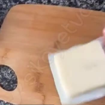 Teksüt Kaşar Peynirin İçinden Farlı Bir Cisim Çıktı!