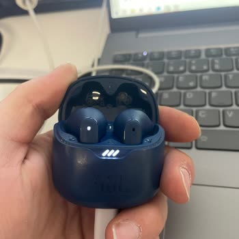 JBL Kulaklıkta Şarj Sorunu Ve İlgisizlik